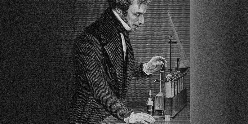 quin fue michael faraday en electricidad y magnetismo